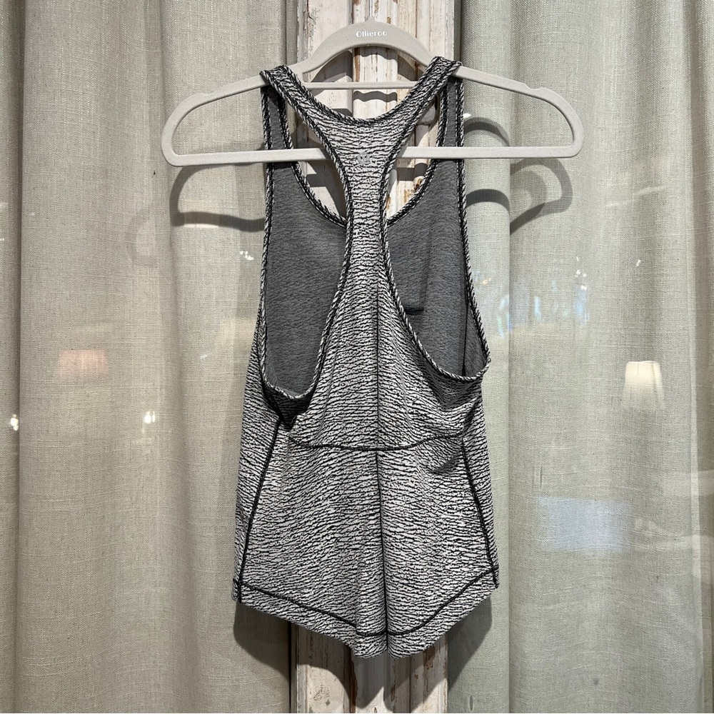 Lululemon Long Distance Tank - Picture 7 of 9